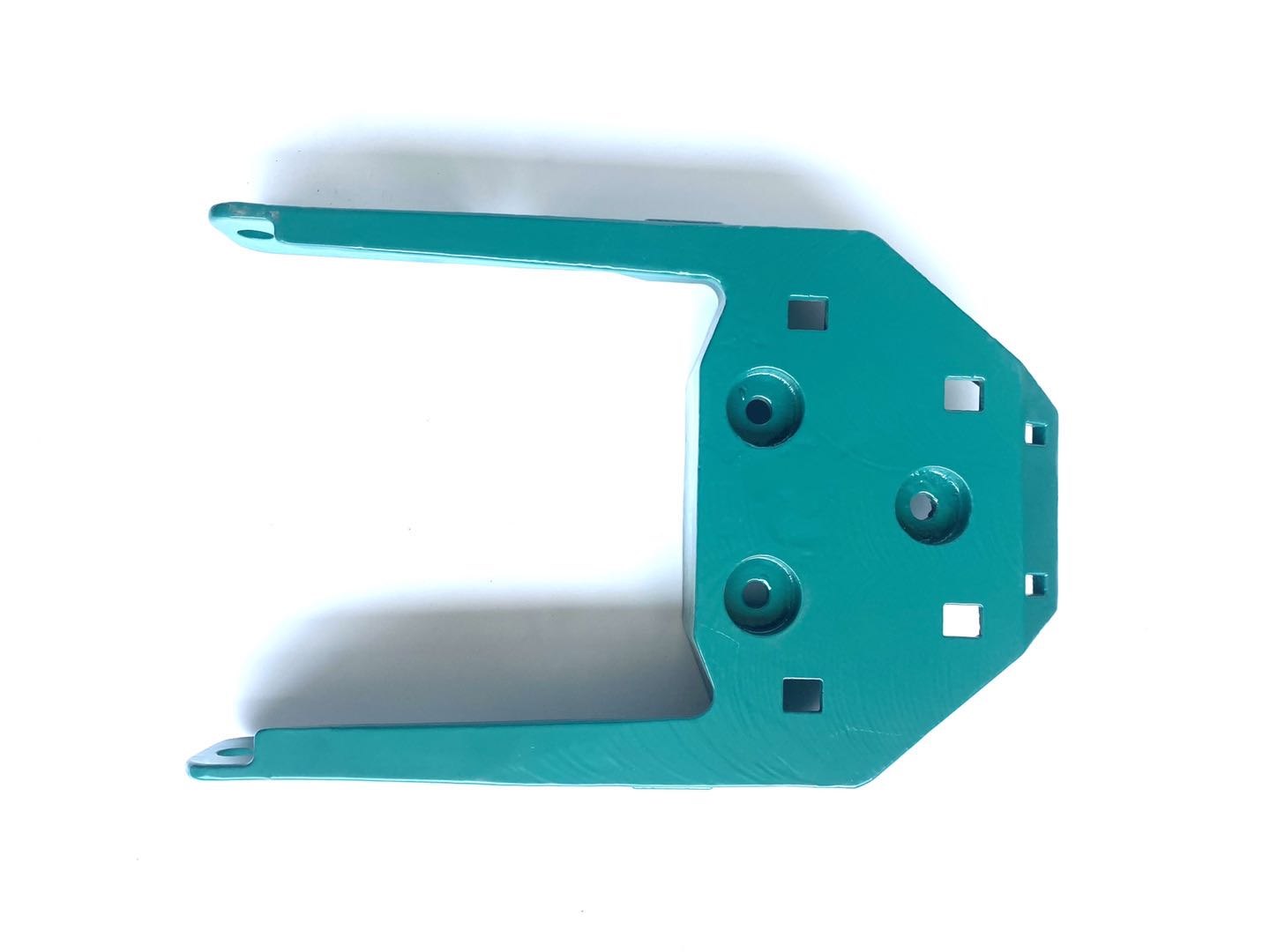 Seeder mounting plate casting with coated agricultural machinery finish