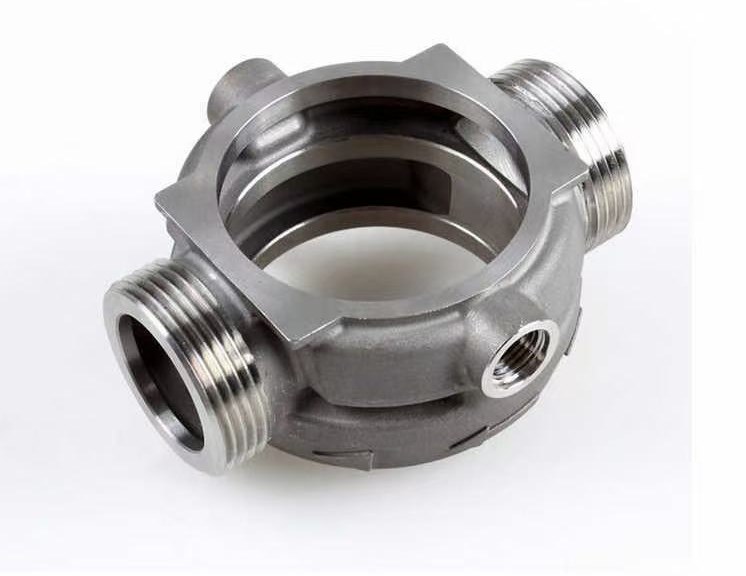 Threaded machined connector body for industrial equipment