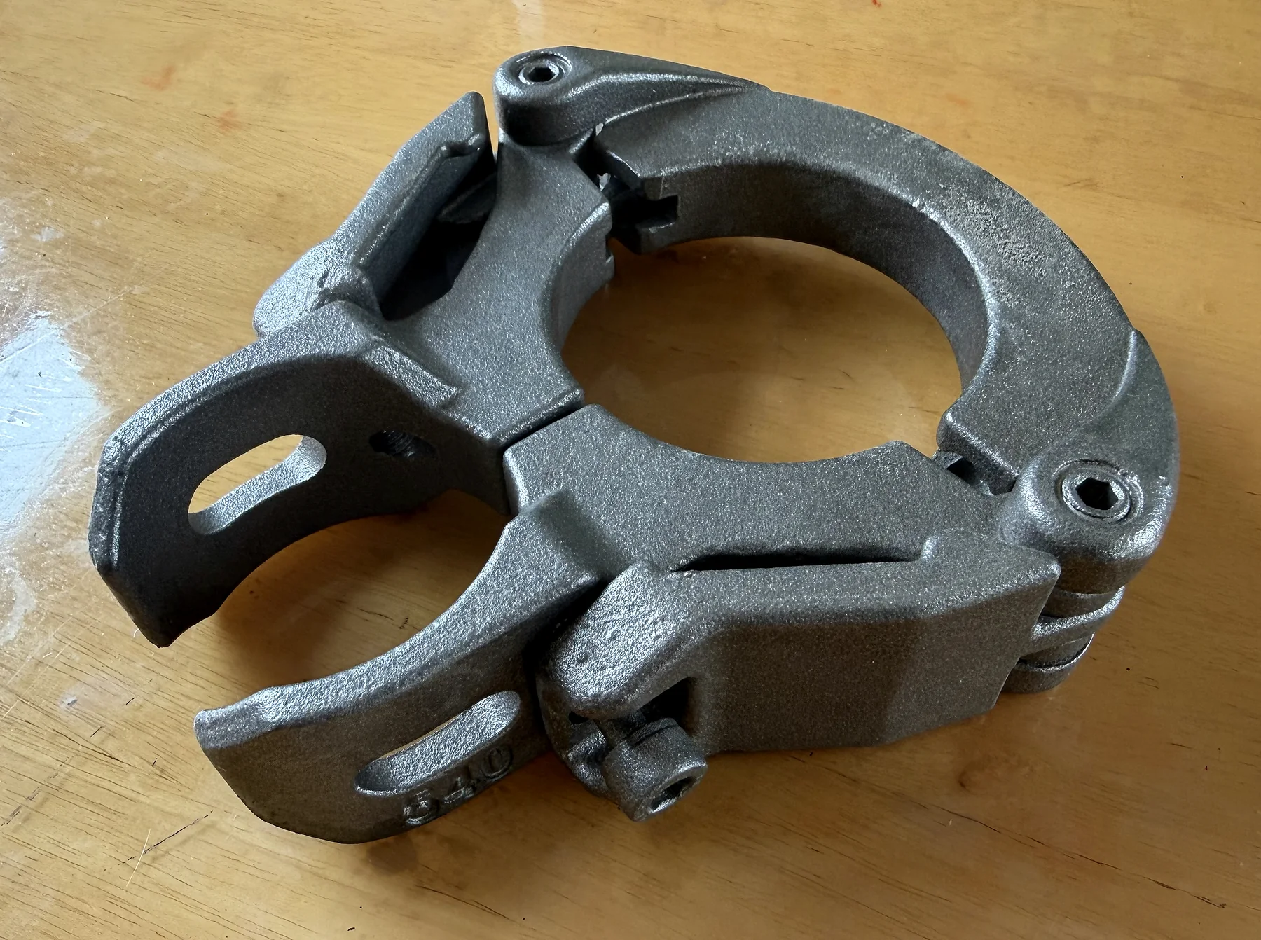 油田 cross coupling clamp sample casting for cable protection